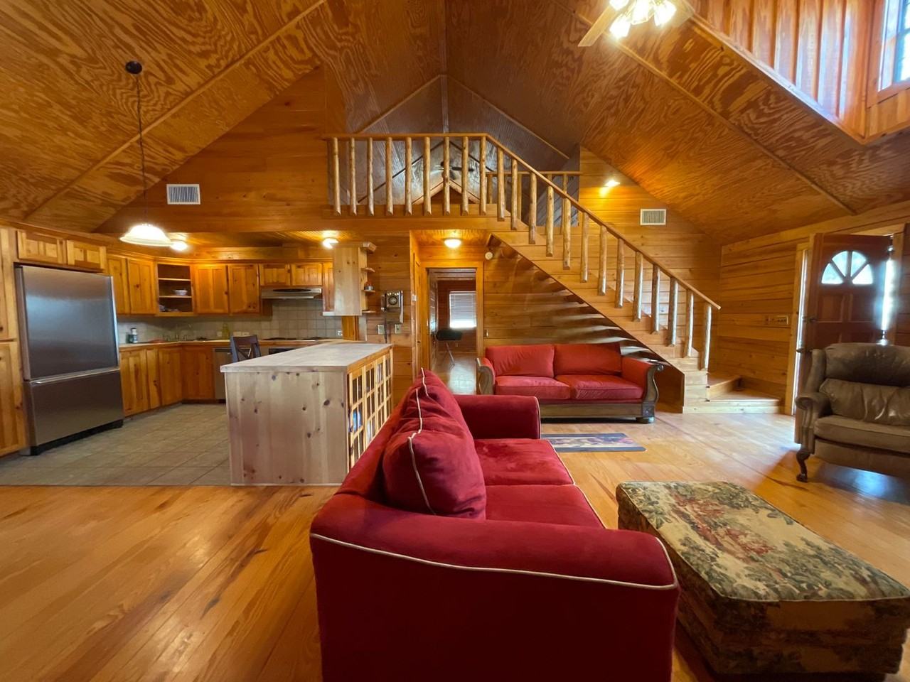 103 Beach Dr - Photo 3 of 33