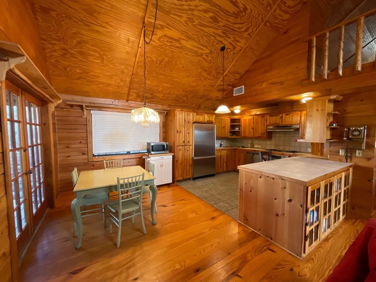 103 Beach Dr - Photo 6 of 33