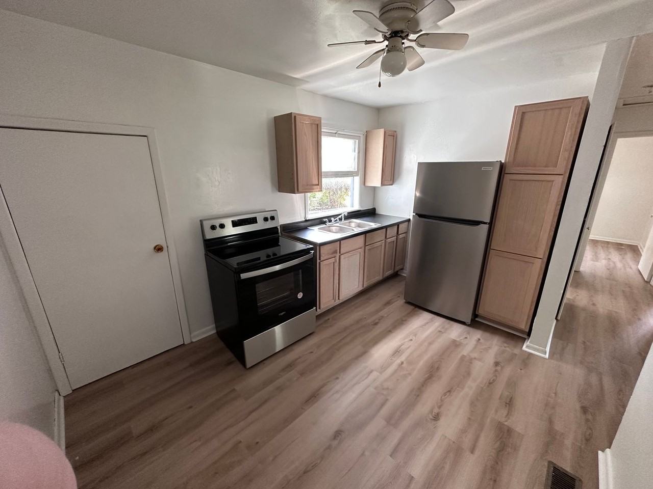 318 S Lamar Ave - Photo 3 of 8