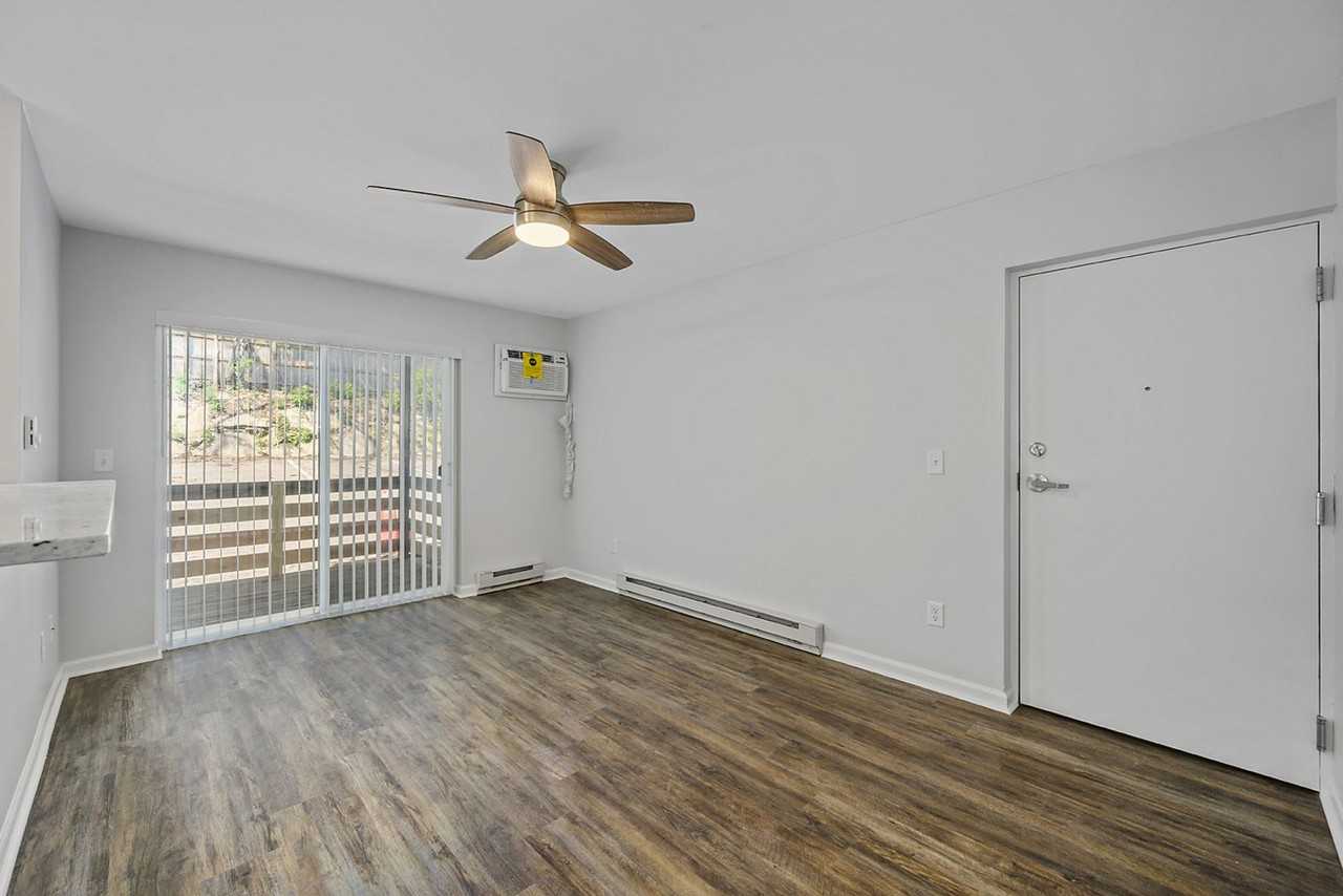 2557 Hackberry Street - Photo 3 of 36