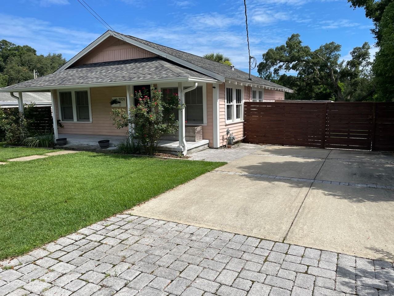 1909 W Belmont St - Photo 2 of 21