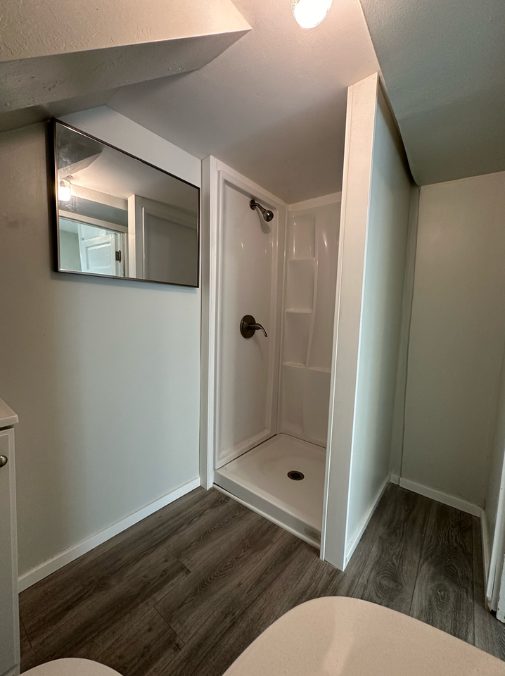 WHIT01 - Photo 3 of 6