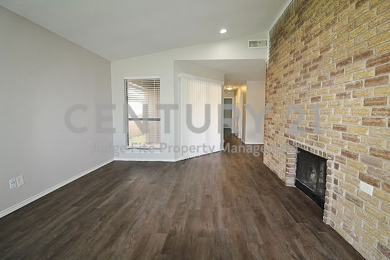6622 S Creek Dr - Photo 2 of 11