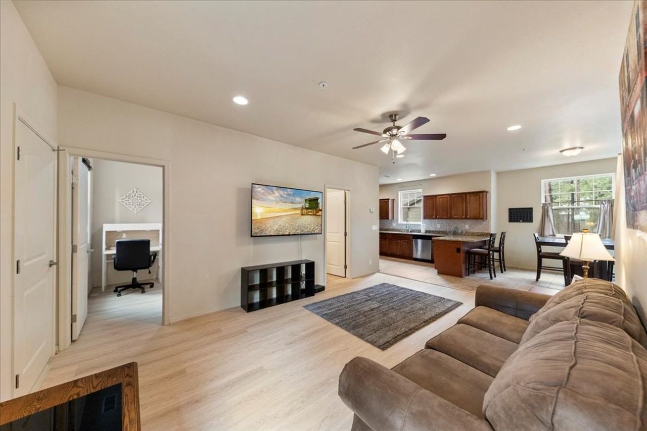 2502 W Washburn Ct - Photo 3 of 24