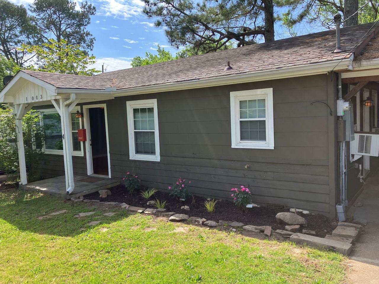 1003 W Saint Louis St - Photo 2 of 7