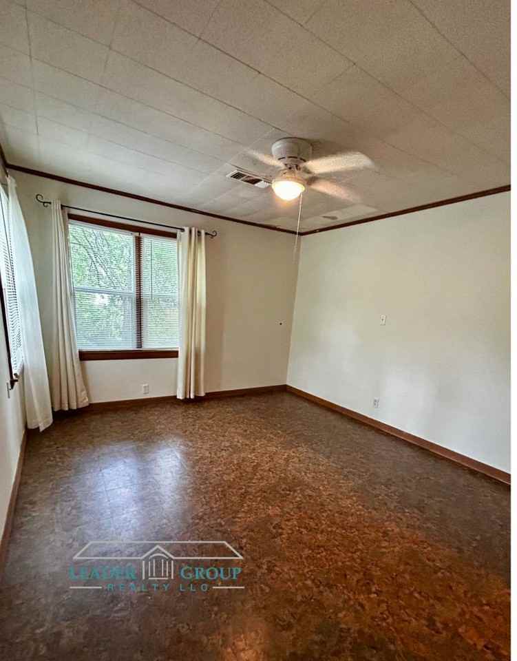 420 S 7th St - Photo 2 of 10