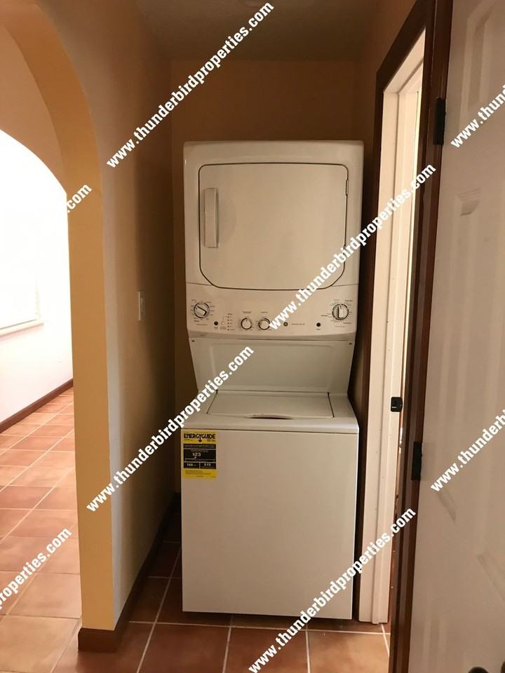 1315 San Mateo Blvd Se - Photo 2 of 14