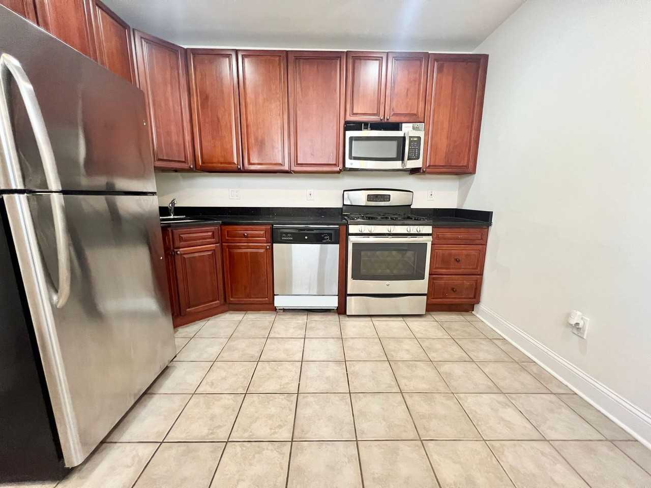 1545 Page Street - Photo 2 of 11