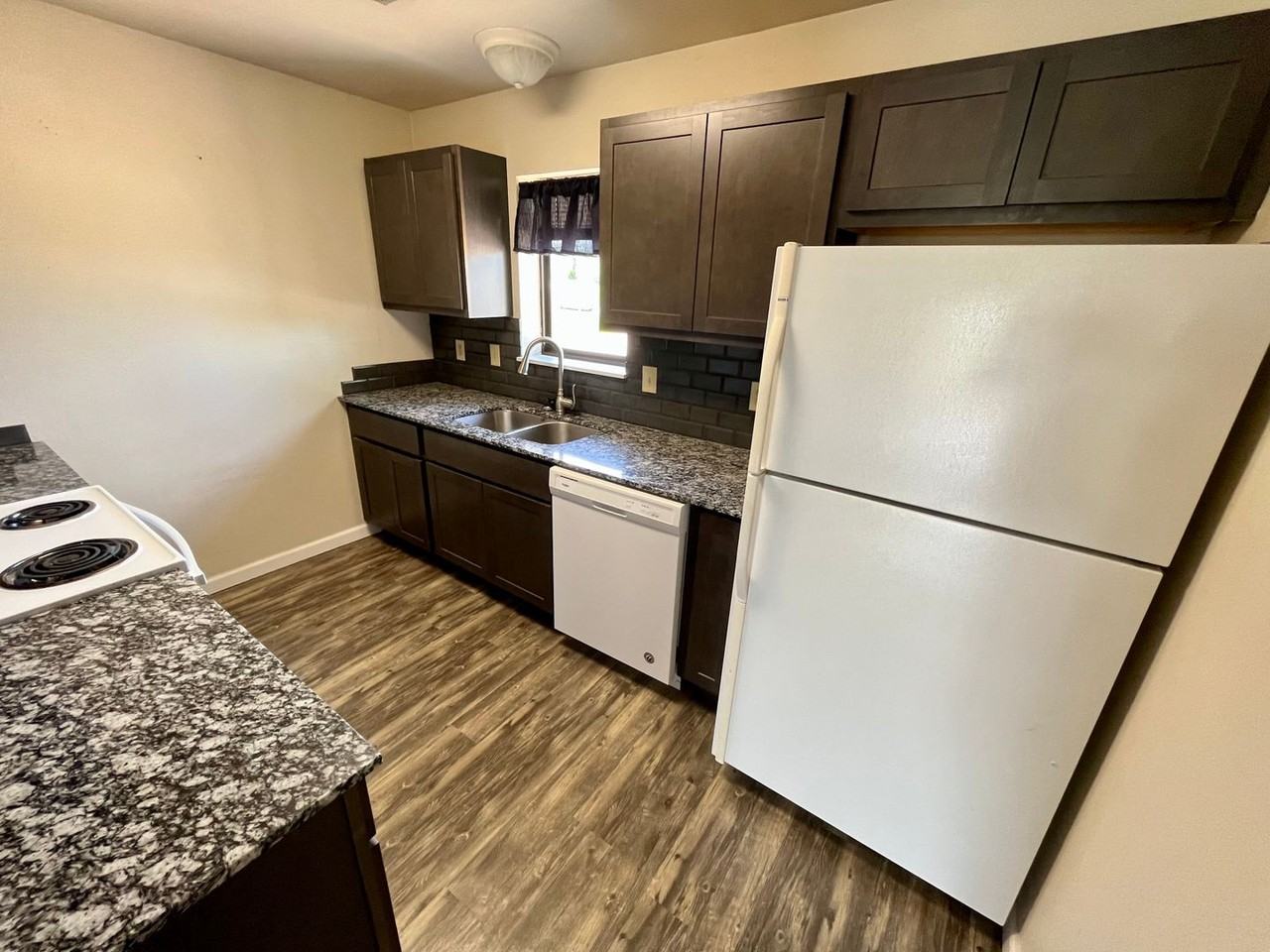 207 Eldon St #17 - Photo 2 of 12