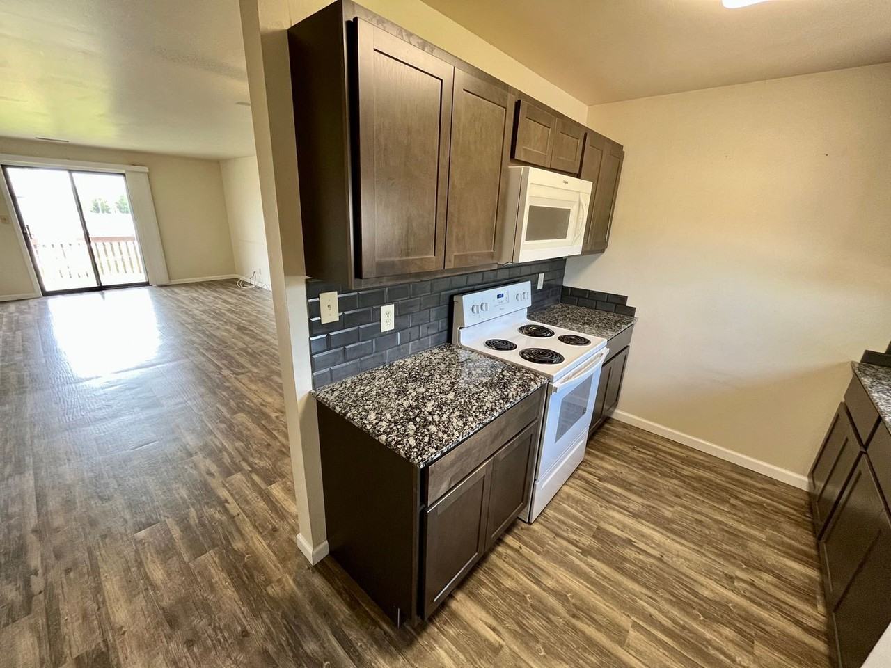 207 Eldon St #17 - Photo 3 of 12