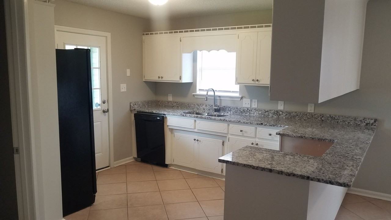 4216 Abingdon Ct - Photo 6 of 12