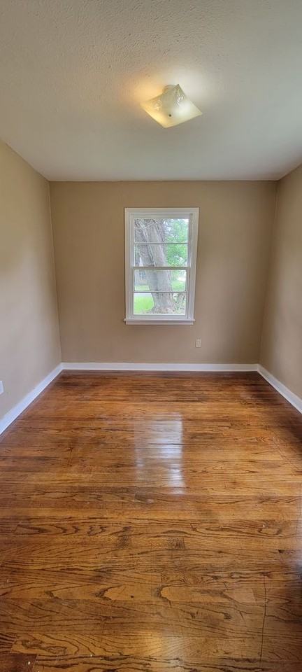 1850 Doris St - Photo 4 of 9