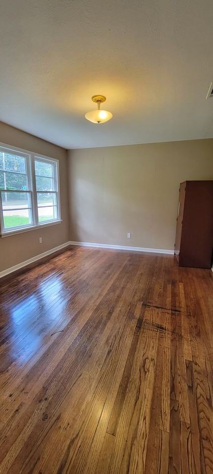 1850 Doris St - Photo 6 of 9