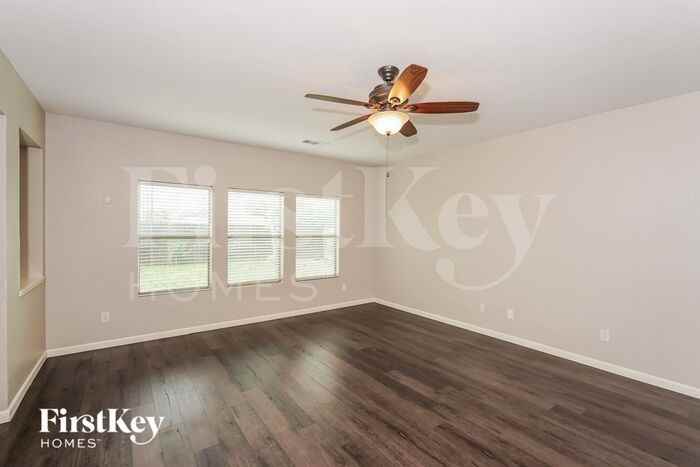 8057 Plateau Dr - Photo 2 of 16
