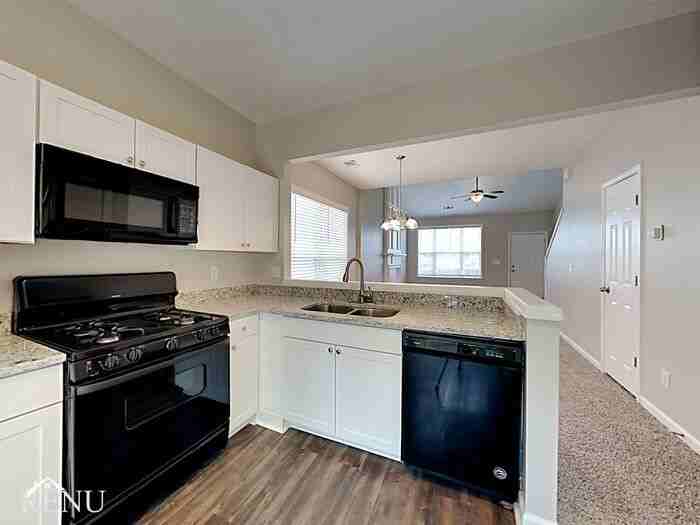 1621 Heyford Cir Nw - Photo 3 of 20