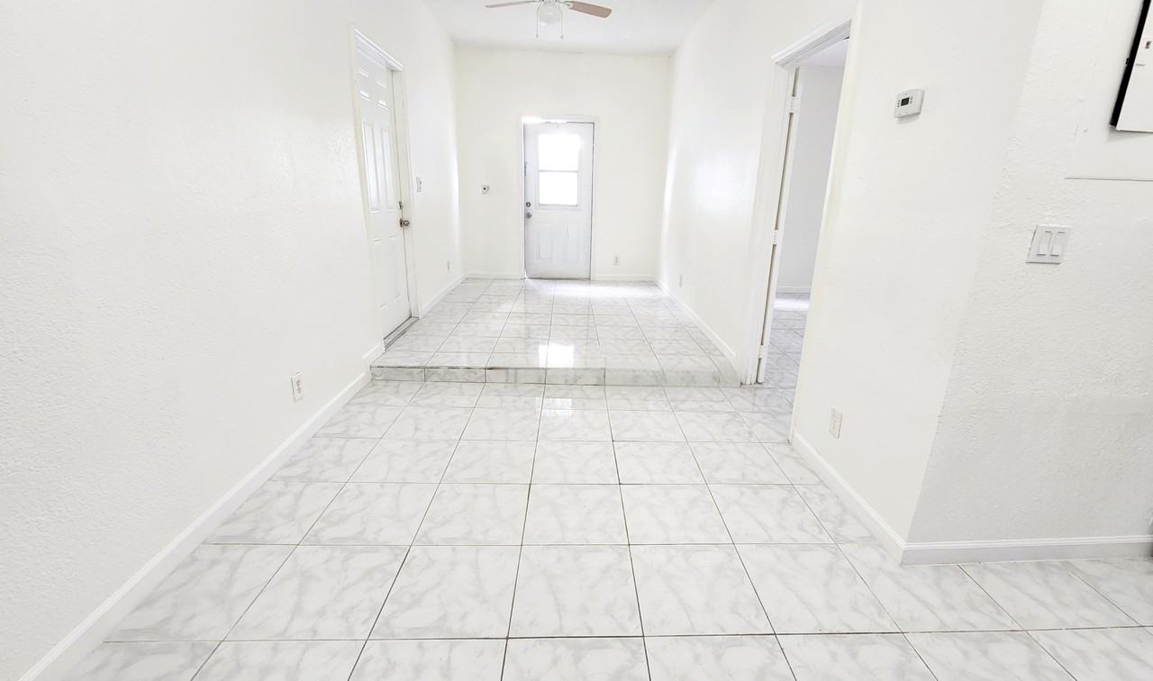 421 W Evanston Cir #NA - Photo 7 of 27