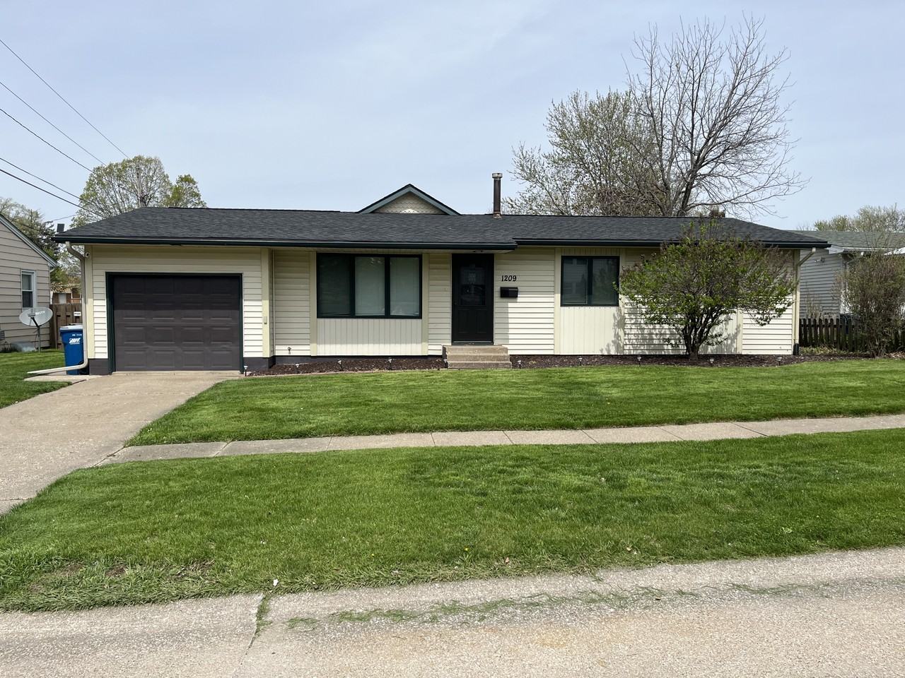 1209 8th Ave #NA - Photo 2 of 9