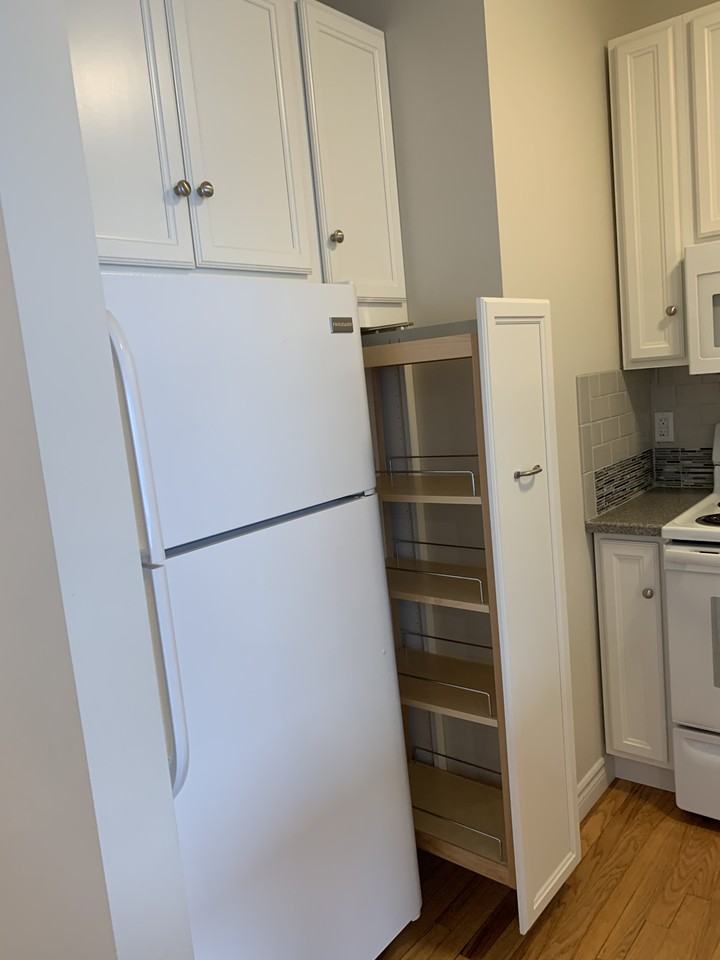 319 E Grand River Ave #1 - Photo 4 of 19