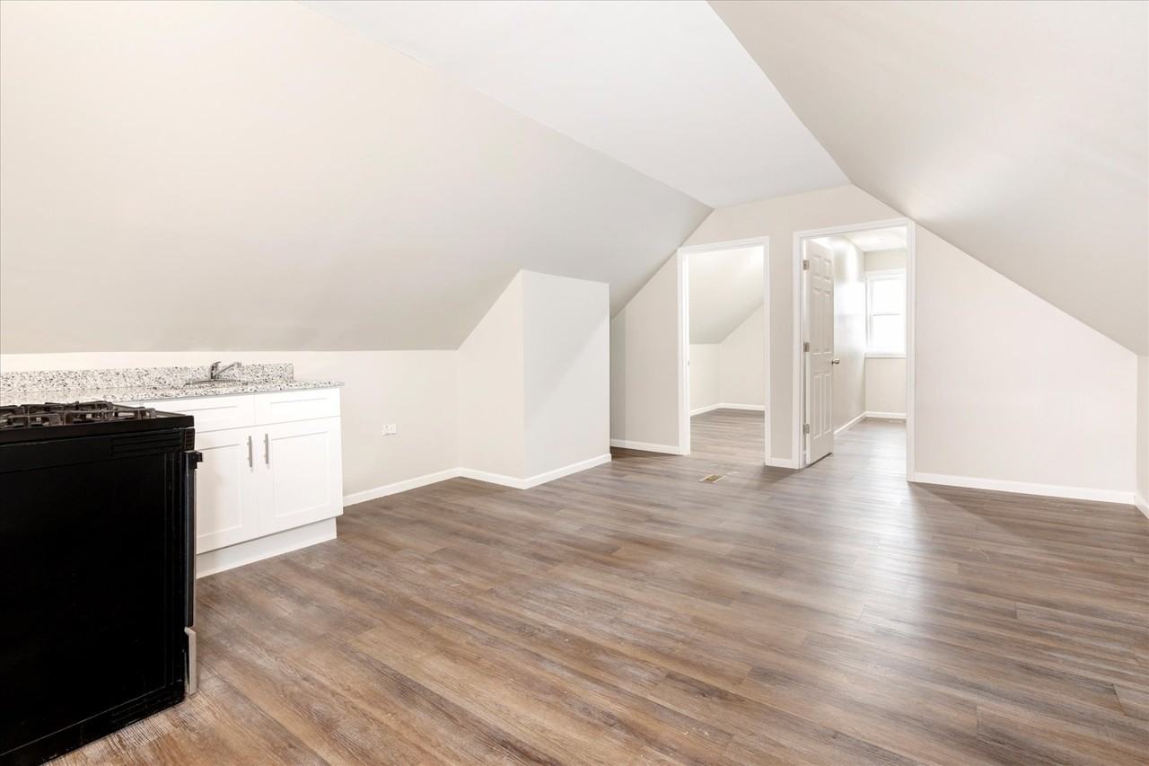 2246 S Albany Ave #4F - Photo 3 of 14