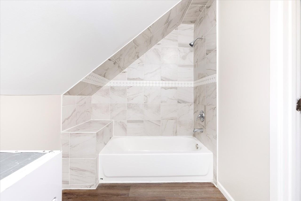 2246 S Albany Ave #4F - Photo 5 of 14