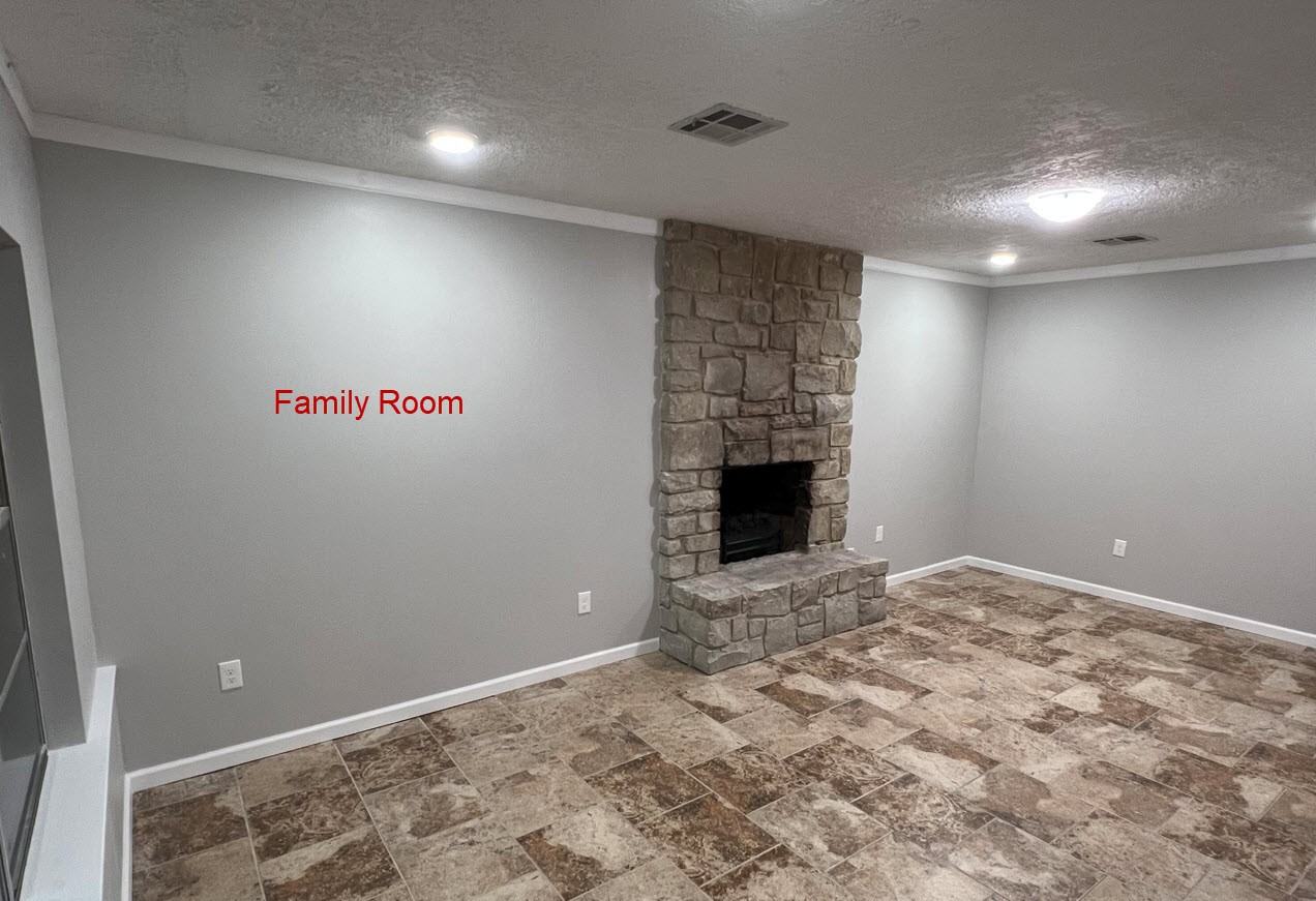 903 W 24th St #NA - Photo 2 of 25