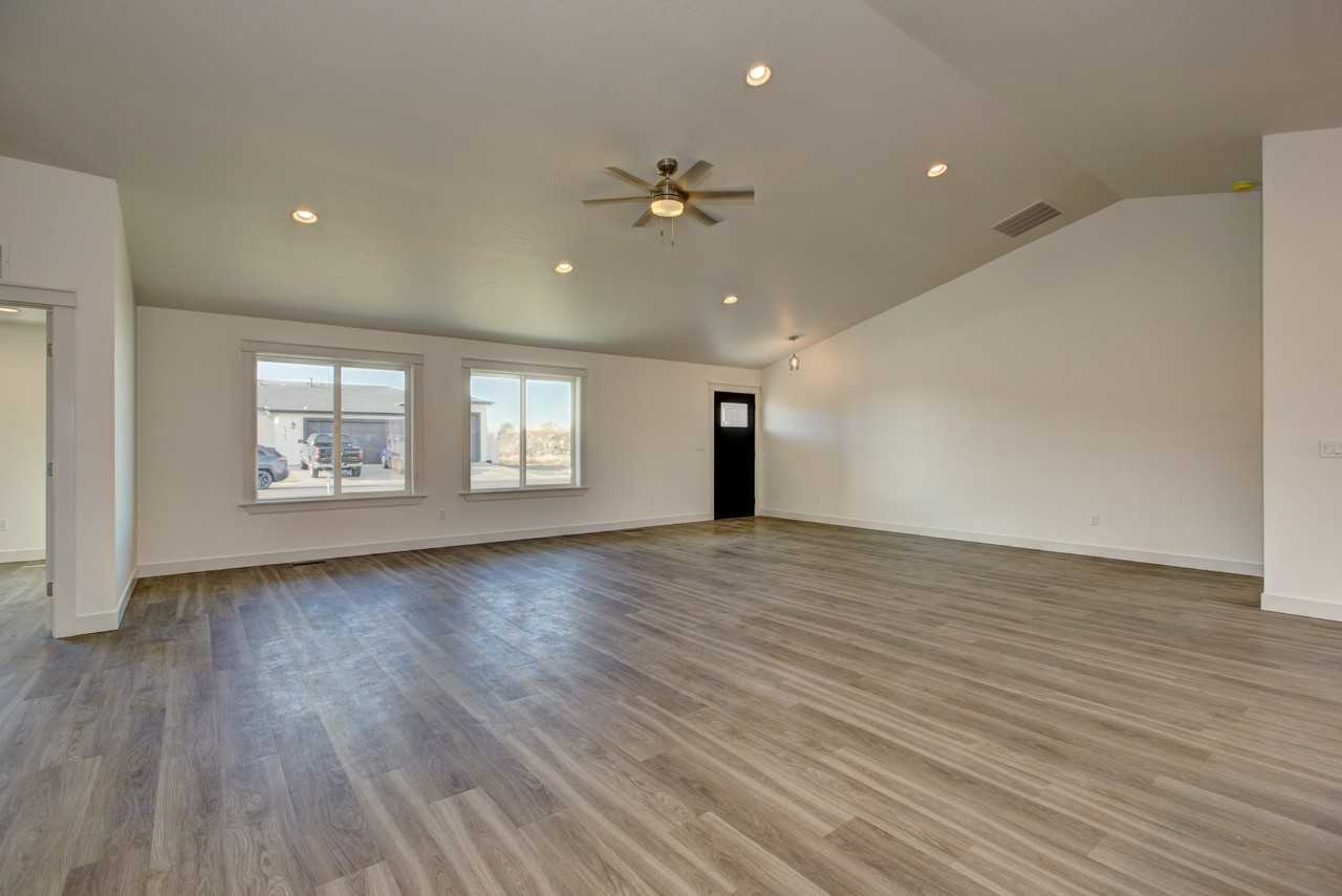 1342 S Justice Ave #NA - Photo 3 of 16