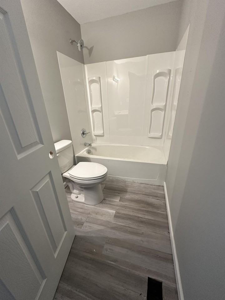 1405 Heather Pl #1 - Photo 3 of 19