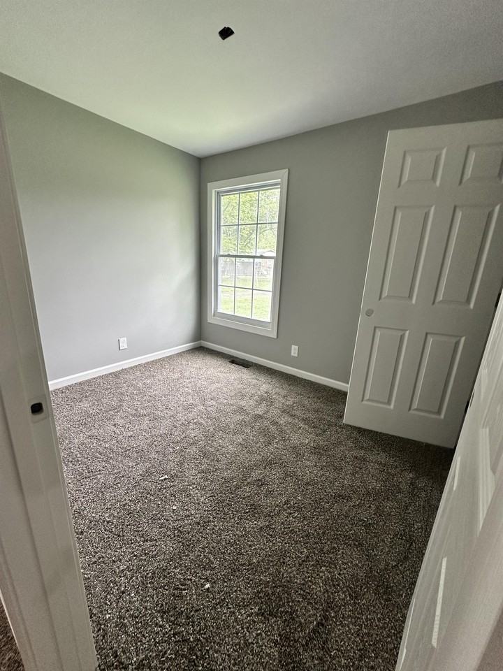 1405 Heather Pl #1 - Photo 4 of 19