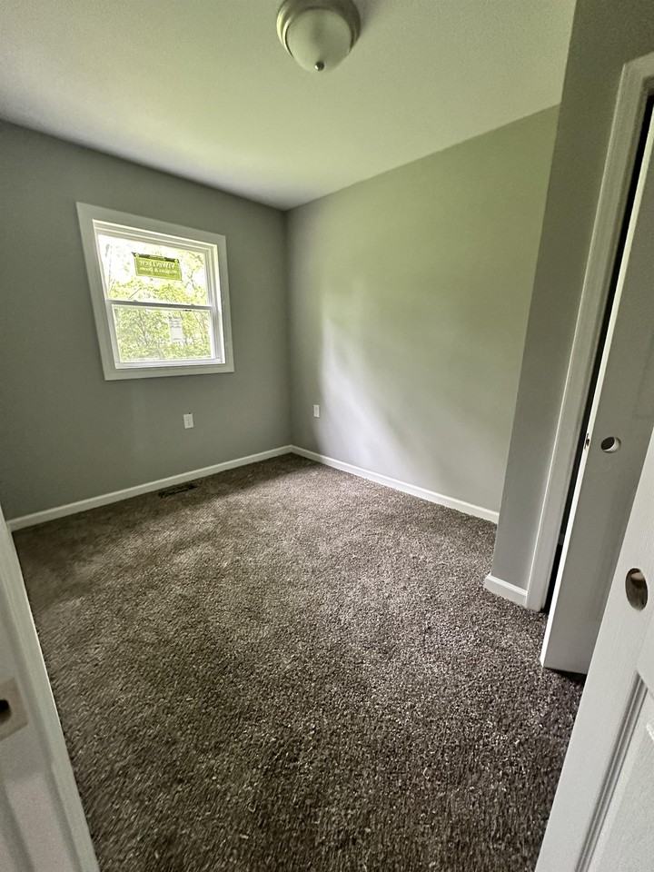 1405 Heather Pl #1 - Photo 5 of 19