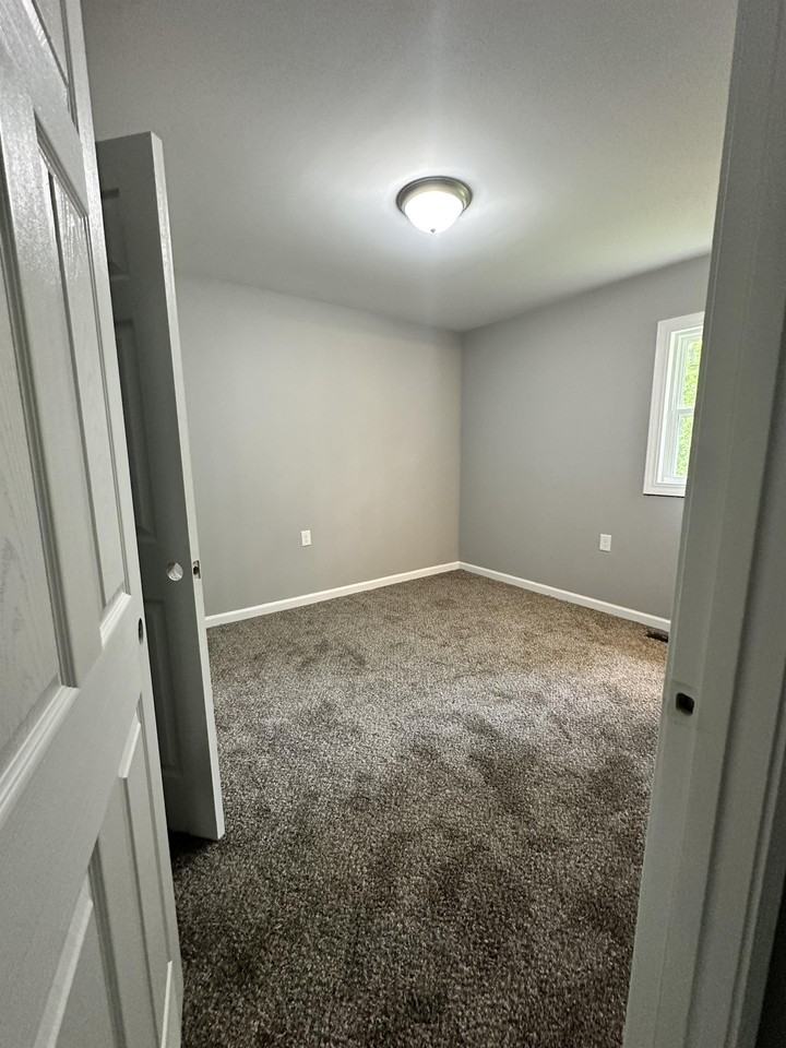 1405 Heather Pl #1 - Photo 6 of 19