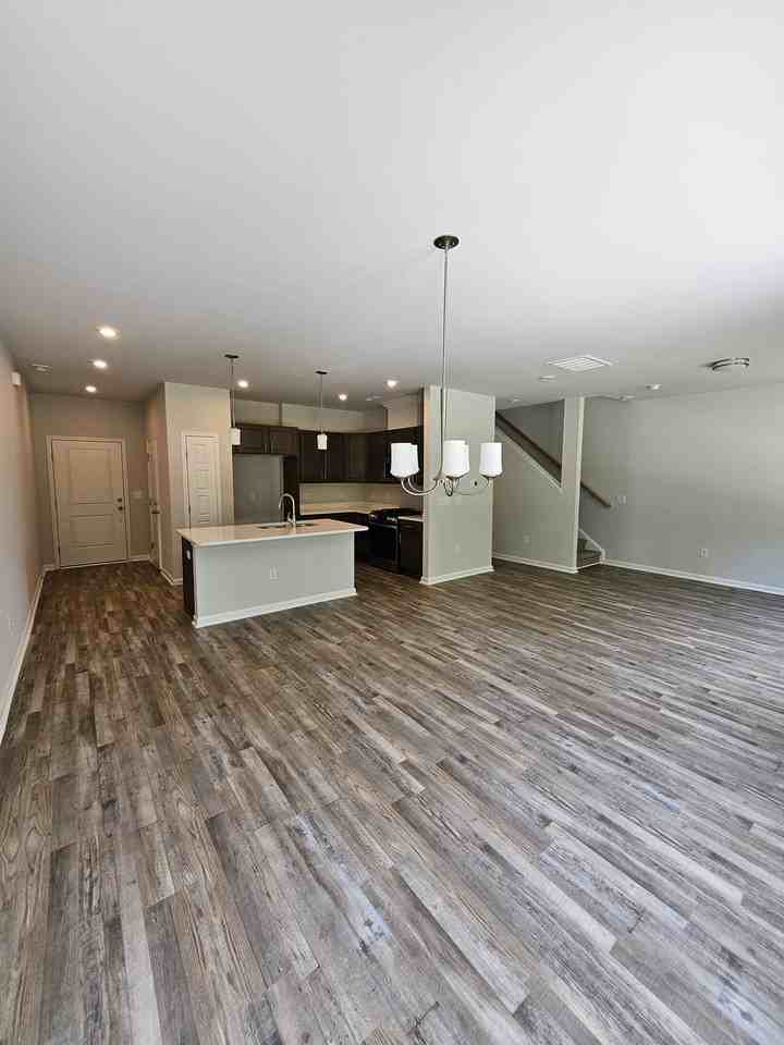 270 Shingle Oak Rd #1 - Photo 4 of 19