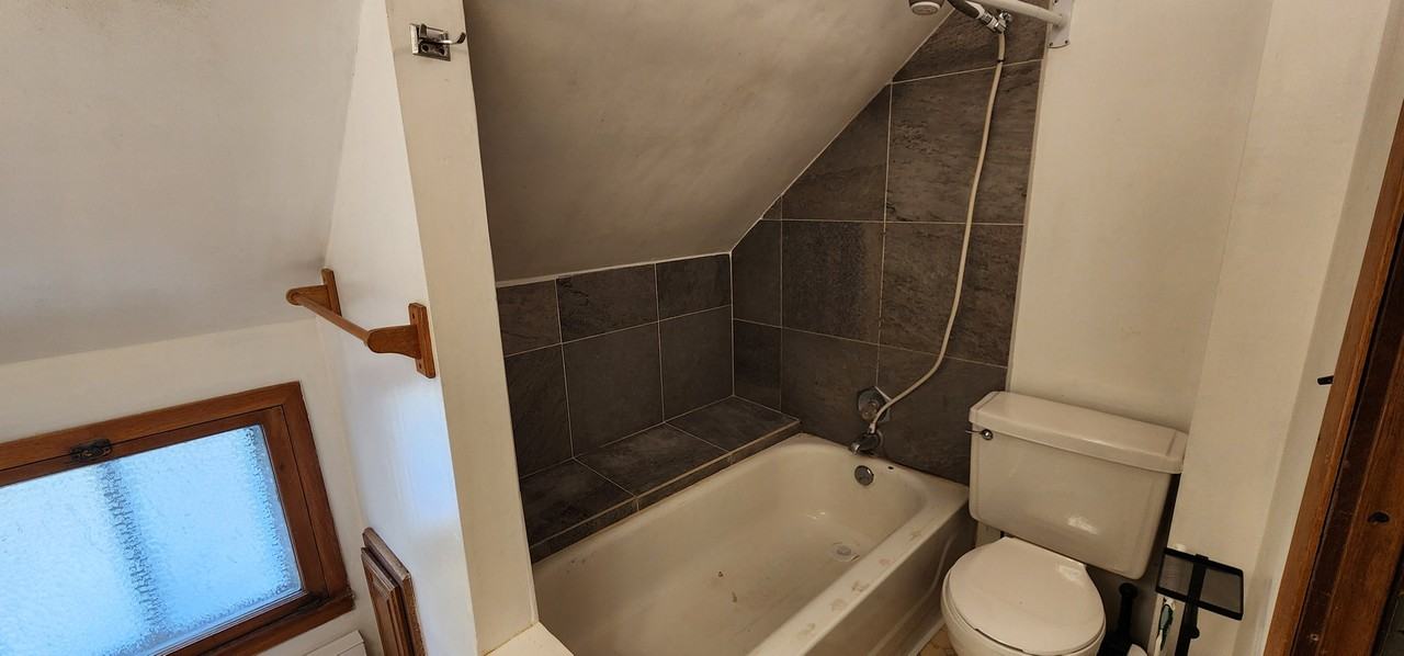 32 11th St Nw #2 - Photo 5 of 15
