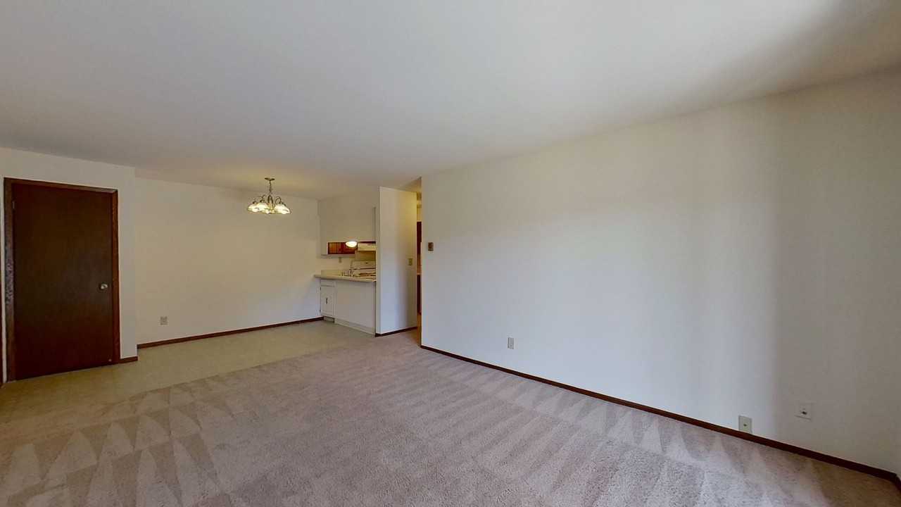 N76W14695 Market Dr - Photo 7 of 16