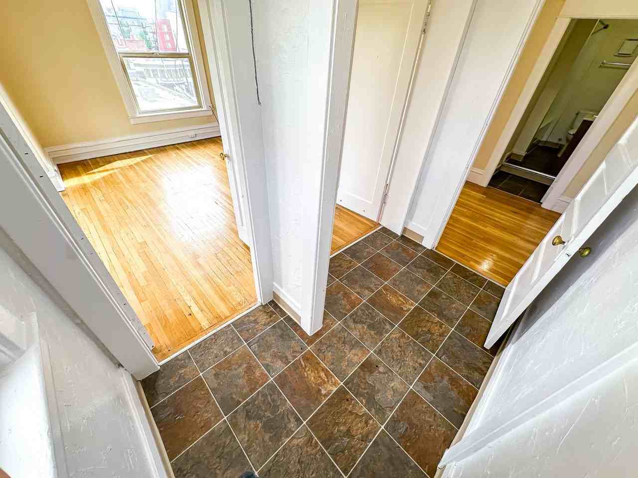 Casa Del Rey Apartments - Photo 5 of 25