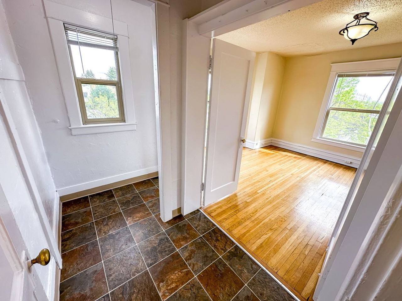 Casa Del Rey Apartments - Photo 6 of 25