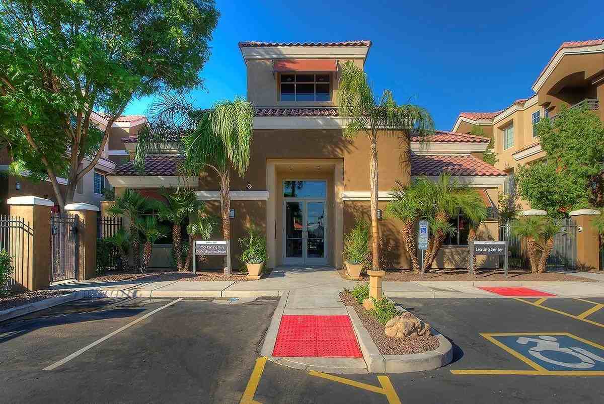 110 W Bell Rd - Photo 3 of 23