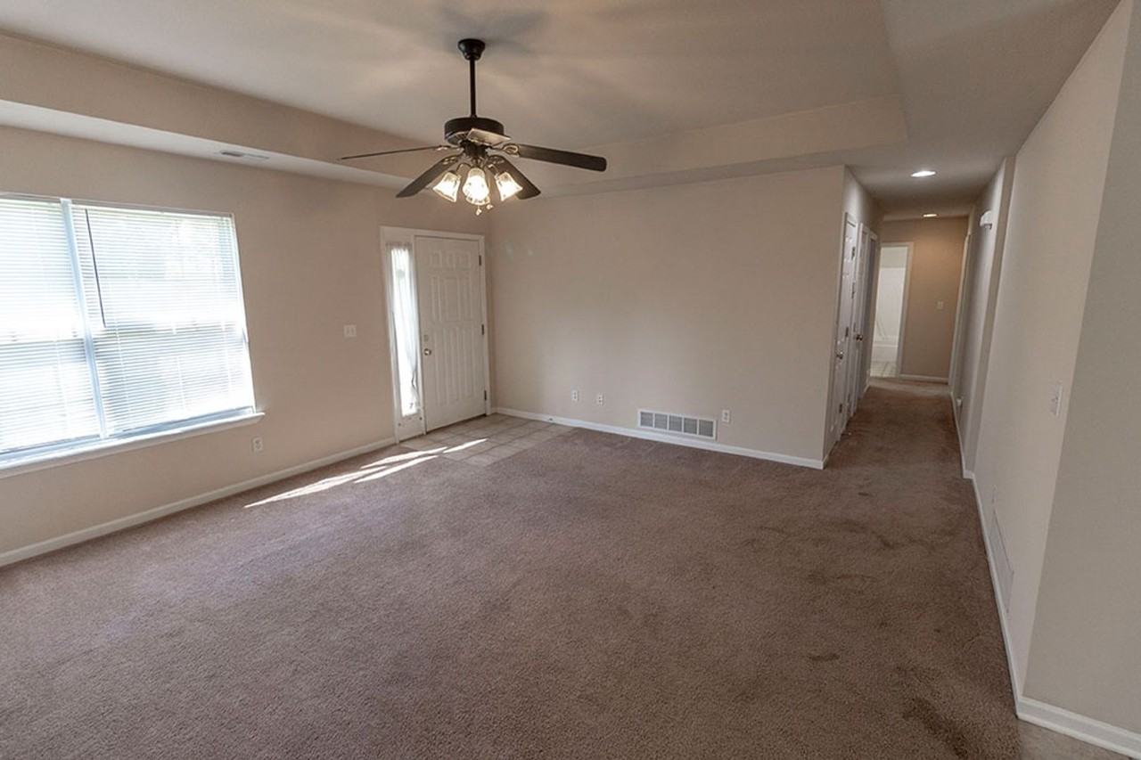 1900 Field St - Photo 5 of 31