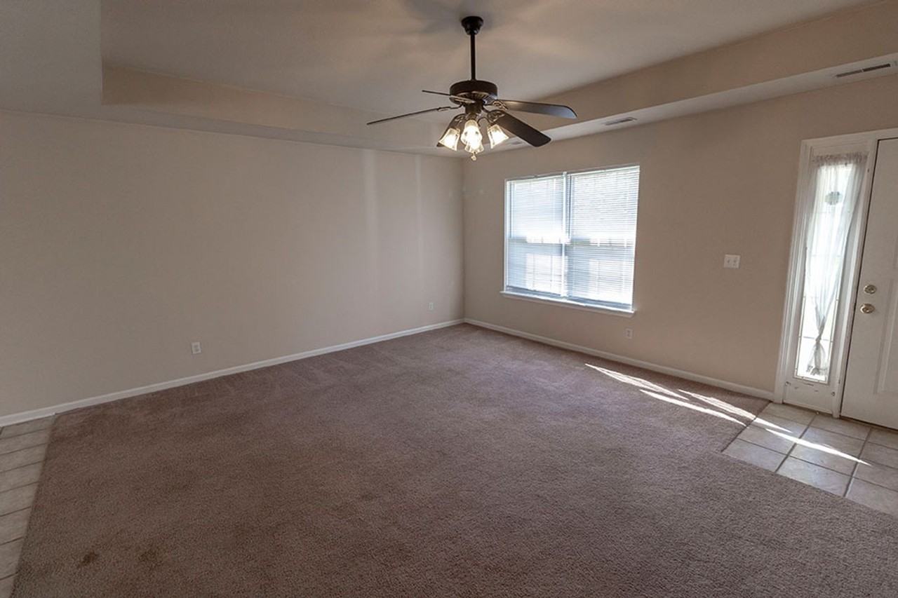 1900 Field St - Photo 6 of 31