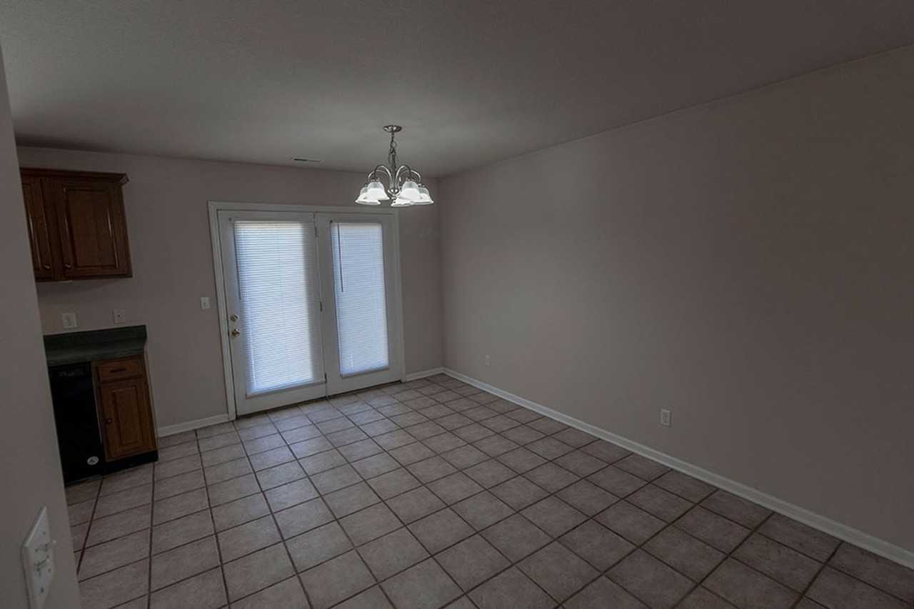 1900 Field St - Photo 7 of 31