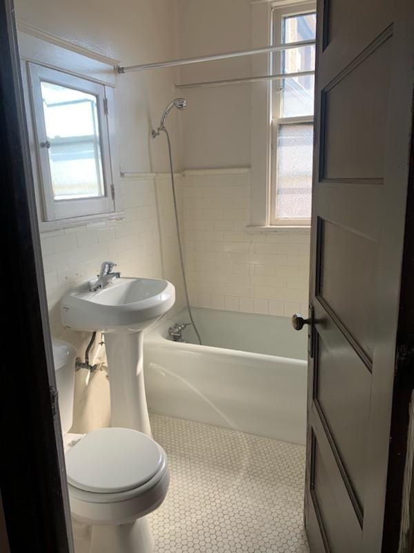 Saxony Manor - Photo 4 of 13