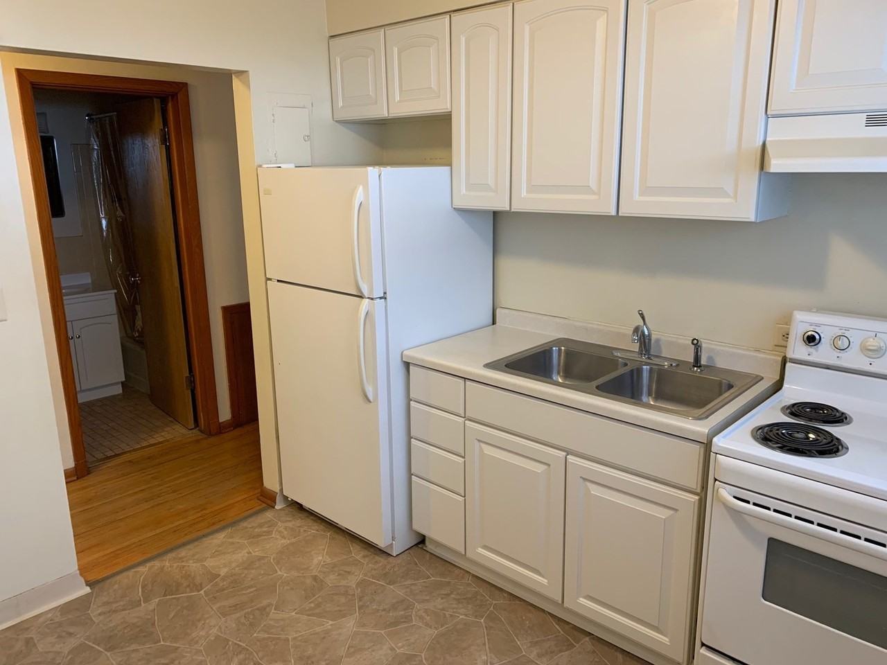417 Grand - Photo 3 of 23