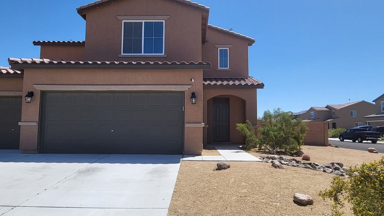 3807 E Summit Ave - Photo 3 of 50