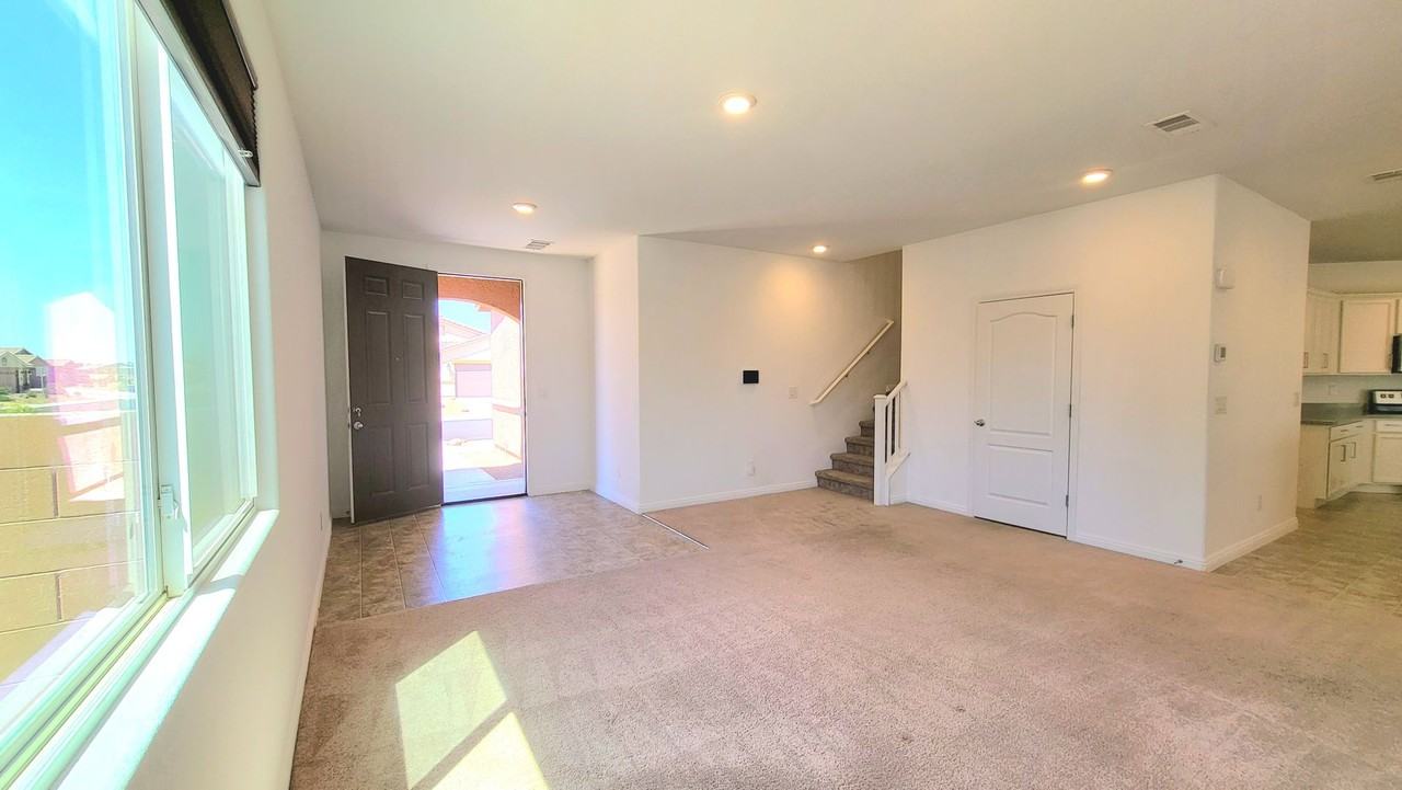 3807 E Summit Ave - Photo 7 of 50