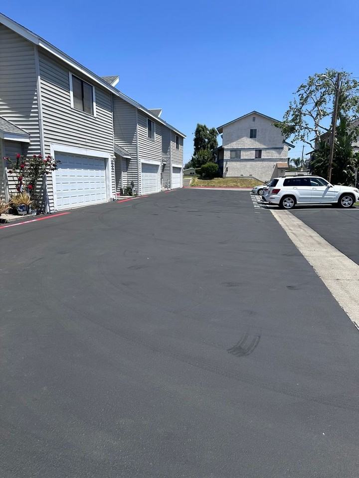 728 W Phillips St #1 - Photo 2 of 12