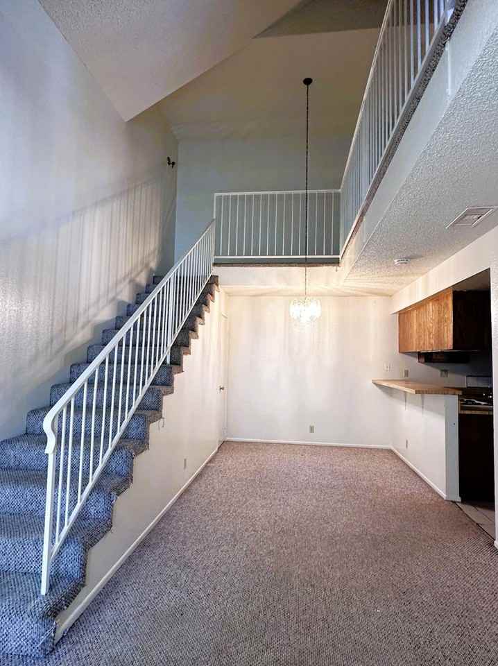 728 W Phillips St #1 - Photo 3 of 12