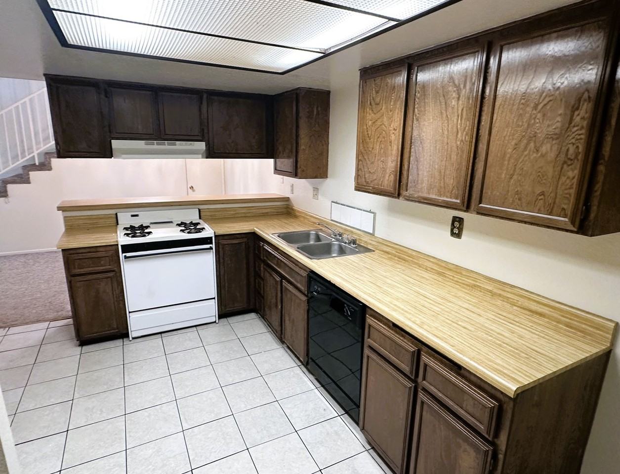 728 W Phillips St #1 - Photo 5 of 12