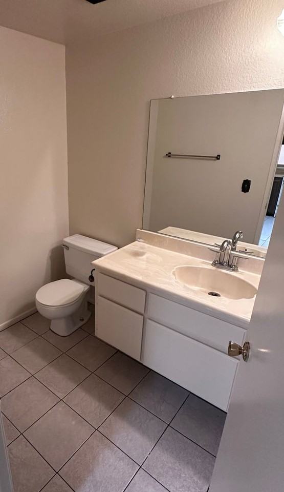 728 W Phillips St #1 - Photo 6 of 12