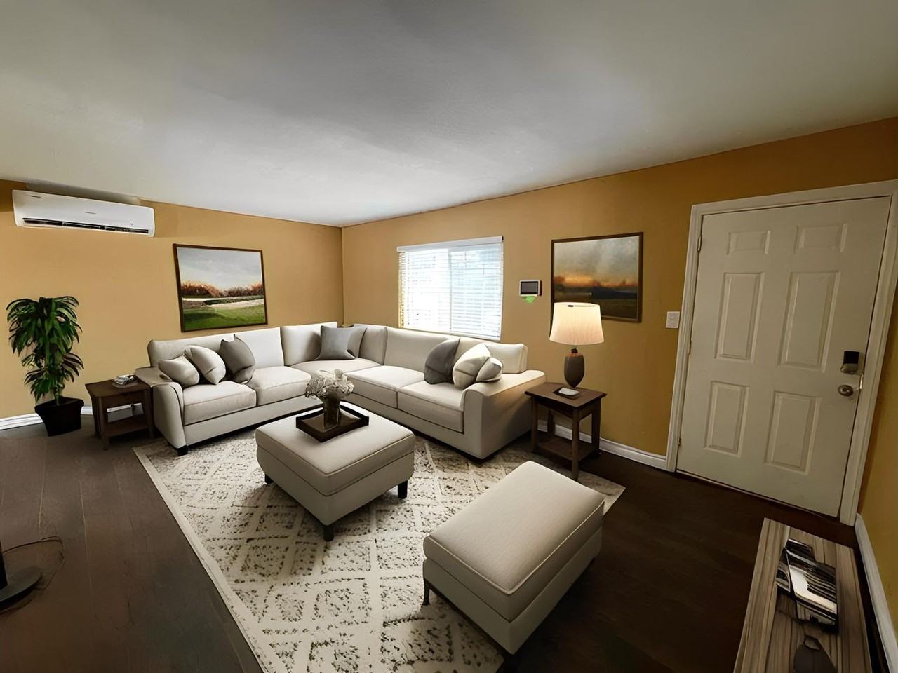 497 S Hewitt St - Photo 2 of 7