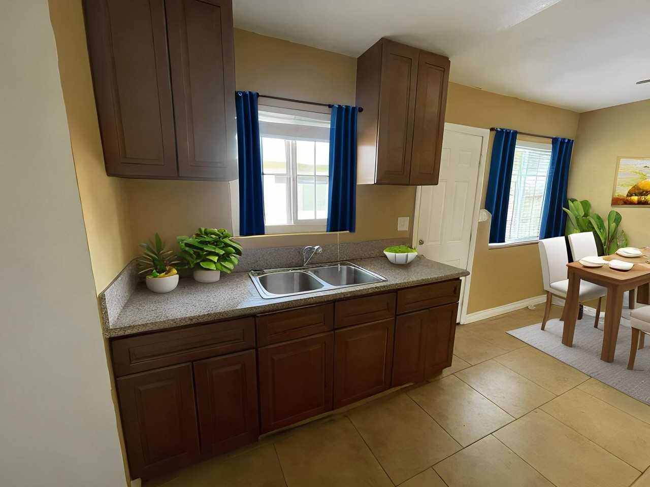 497 S Hewitt St - Photo 3 of 7