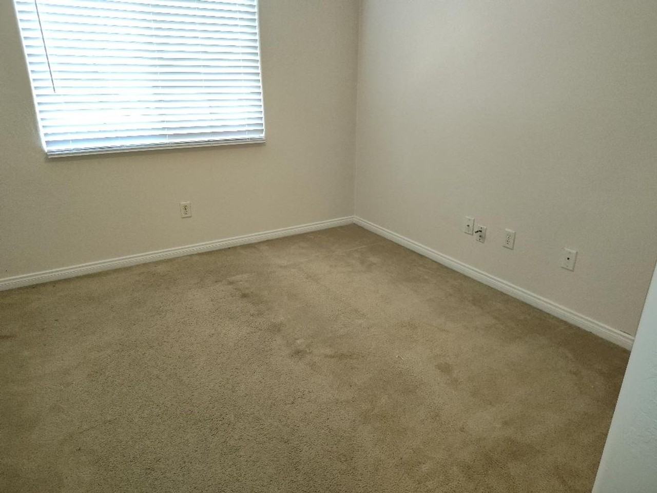 8510 Eagles Landing Dr - Photo 6 of 16